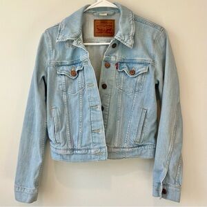 Levi's Original Women's Trucker Jean Jacket in Light Wash Denim Size Small
